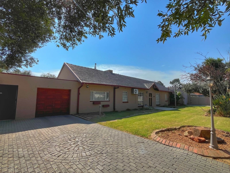 4 Bedroom Property for Sale in Brackenhurst Gauteng