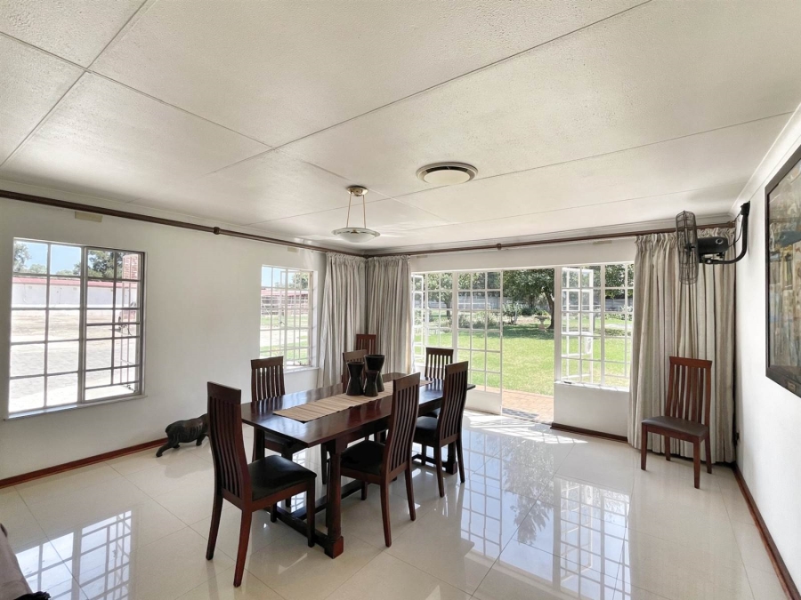 5 Bedroom Property for Sale in Homestead Apple Orchards Gauteng