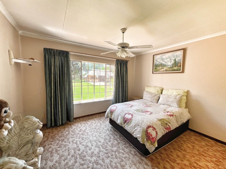 5 Bedroom Property for Sale in Homestead Apple Orchards Gauteng