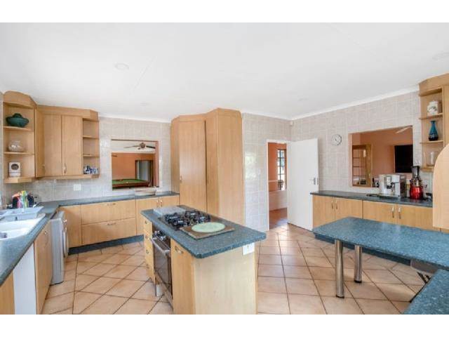 To Let 4 Bedroom Property for Rent in Glen Austin Gauteng