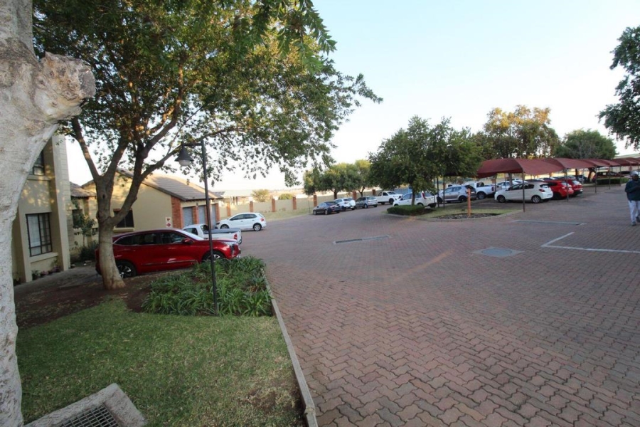 To Let 0 Bedroom Property for Rent in Noordwyk Gauteng