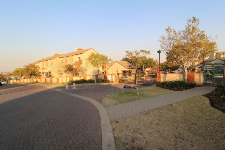 To Let 0 Bedroom Property for Rent in Noordwyk Gauteng