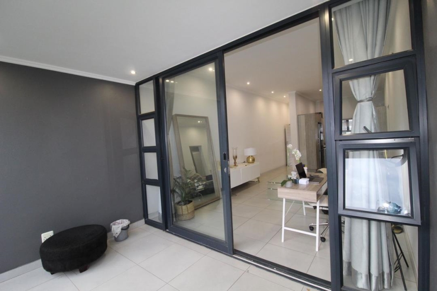 To Let 2 Bedroom Property for Rent in Broadacres Gauteng