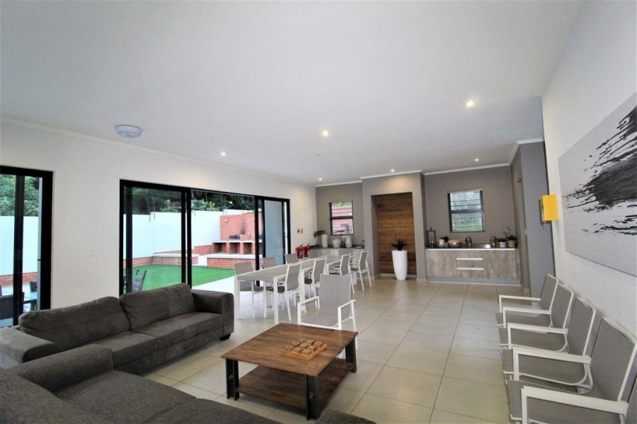 To Let 2 Bedroom Property for Rent in Broadacres Gauteng