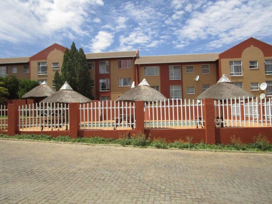 2 Bedroom Property for Sale in Weltevredenpark Gauteng