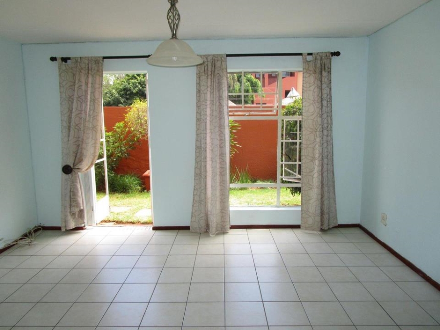 2 Bedroom Property for Sale in Weltevredenpark Gauteng