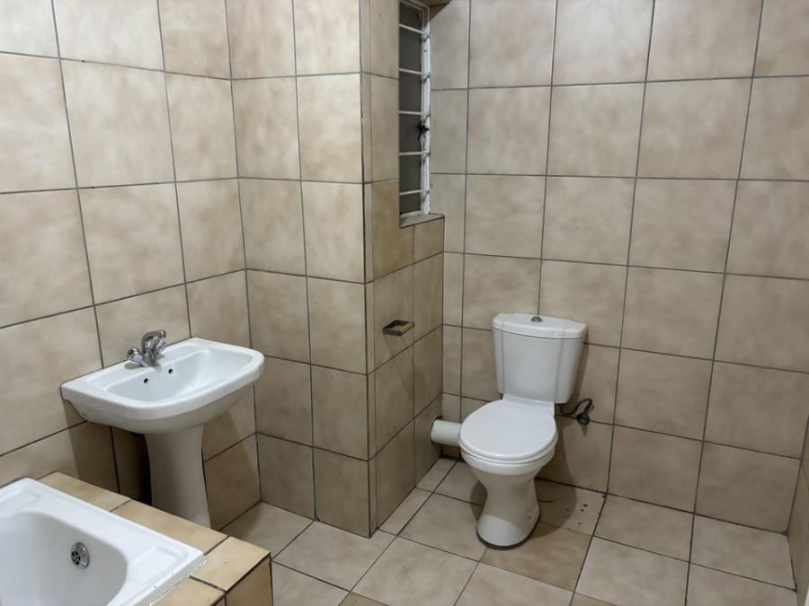 2 Bedroom Property for Sale in Wilro Park Gauteng