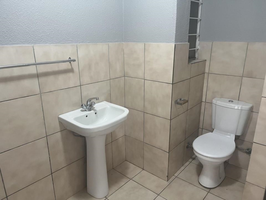 2 Bedroom Property for Sale in Wilro Park Gauteng