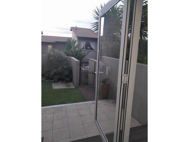 To Let 4 Bedroom Property for Rent in Sunnyrock Gauteng