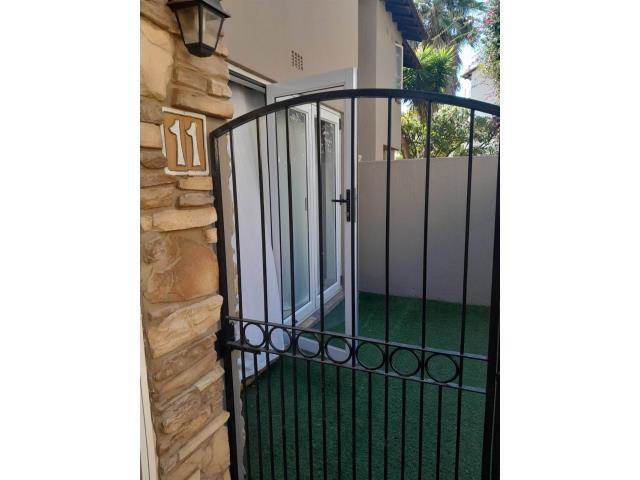 To Let 4 Bedroom Property for Rent in Sunnyrock Gauteng