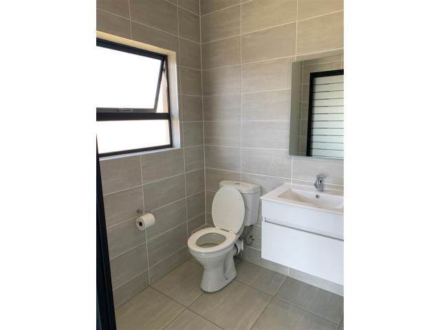 To Let 1 Bedroom Property for Rent in Waterfall Gauteng