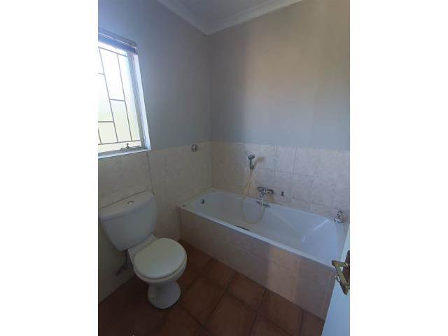 To Let 2 Bedroom Property for Rent in Greenstone Hill Gauteng