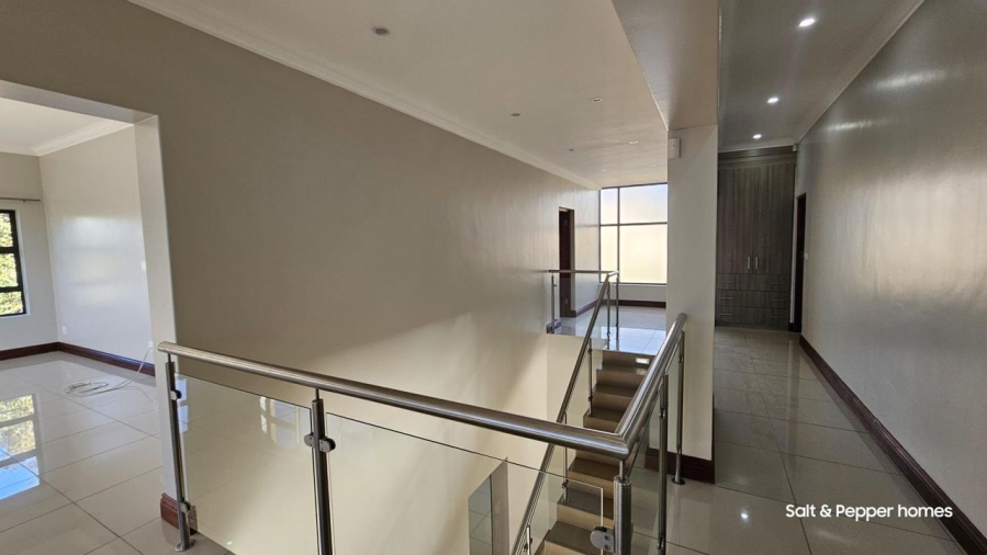 5 Bedroom Property for Sale in Waterkloof Ridge Gauteng