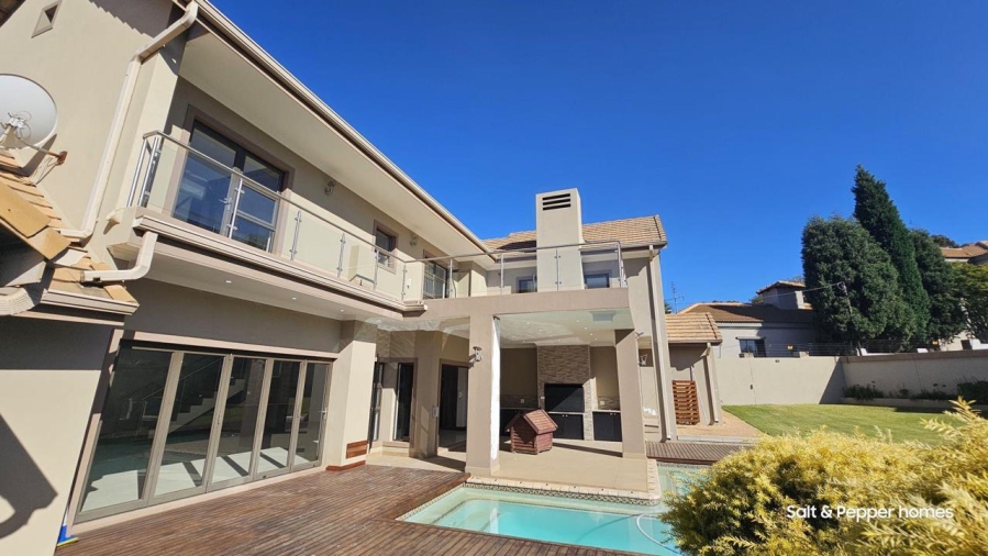 5 Bedroom Property for Sale in Waterkloof Ridge Gauteng