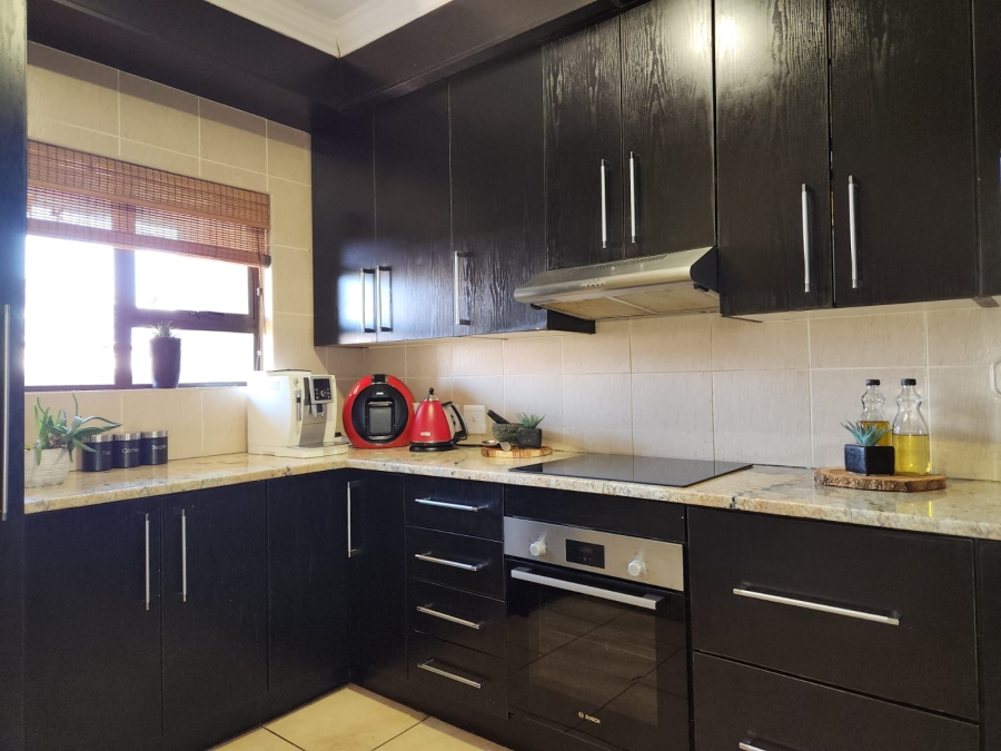 To Let 3 Bedroom Property for Rent in Amberfield Valley Gauteng