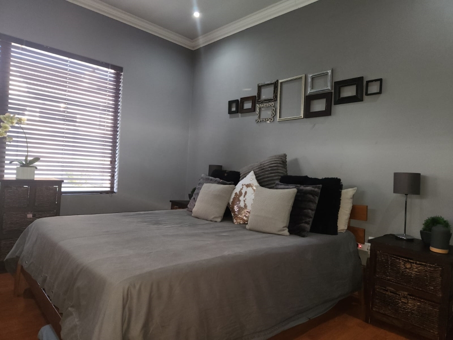 To Let 3 Bedroom Property for Rent in Amberfield Valley Gauteng