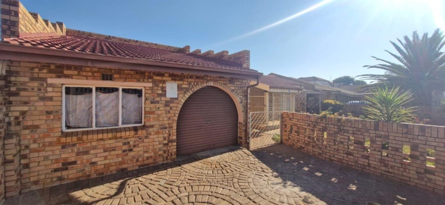 3 Bedroom Property for Sale in Lenasia Gauteng