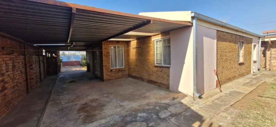 3 Bedroom Property for Sale in Lenasia Gauteng