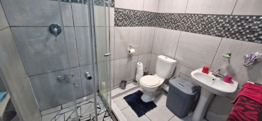 3 Bedroom Property for Sale in Lenasia South Gauteng