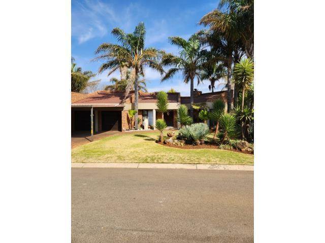 To Let 4 Bedroom Property for Rent in Sunward Park Gauteng