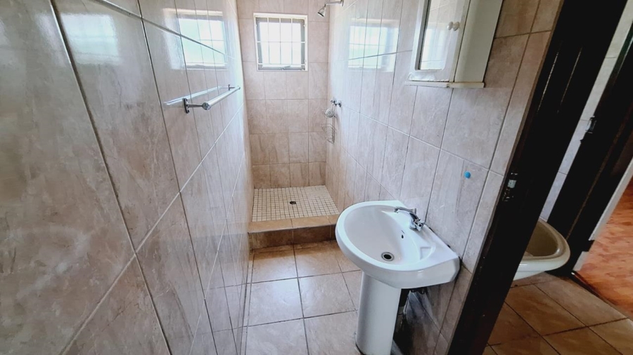 6 Bedroom Property for Sale in Crosby Gauteng