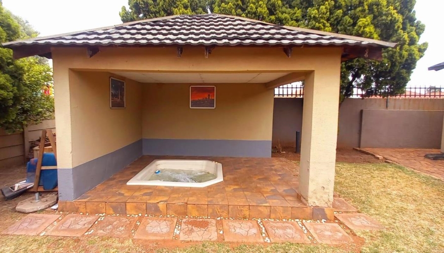 3 Bedroom Property for Sale in Lenasia Gauteng