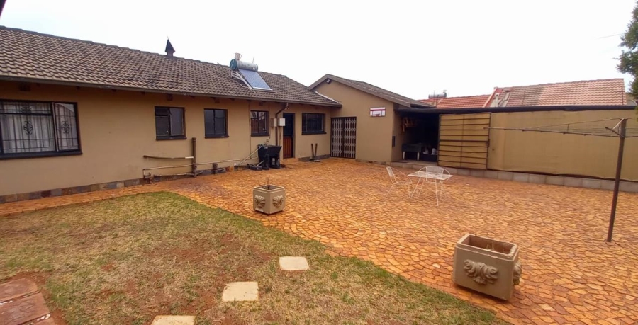 3 Bedroom Property for Sale in Lenasia Gauteng