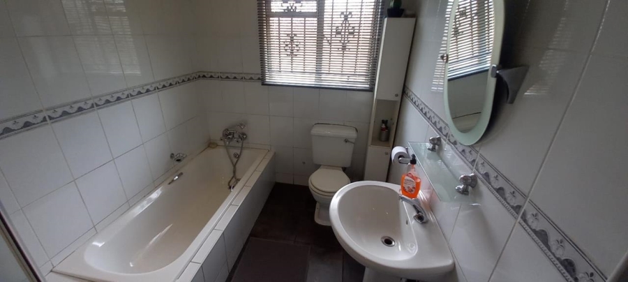 3 Bedroom Property for Sale in Lenasia Gauteng