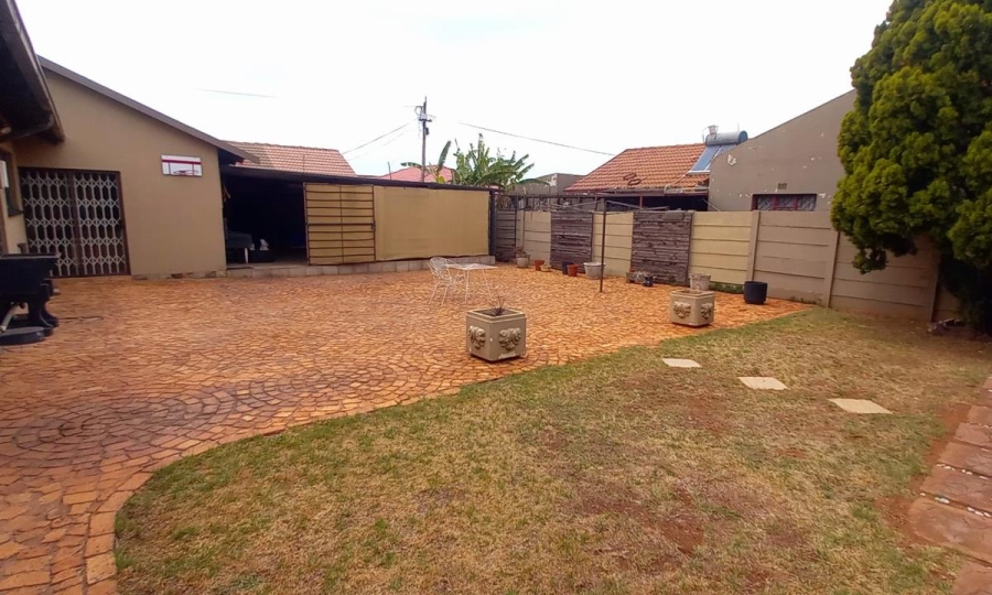 3 Bedroom Property for Sale in Lenasia Gauteng