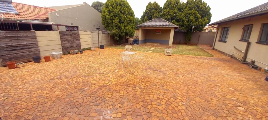 3 Bedroom Property for Sale in Lenasia Gauteng