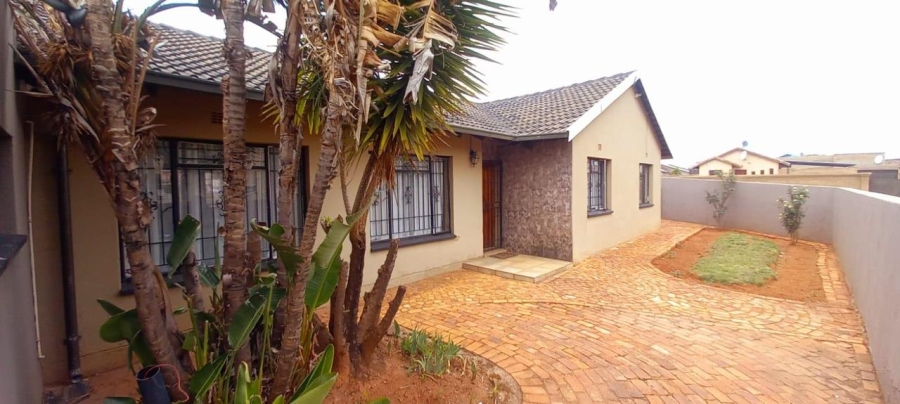 3 Bedroom Property for Sale in Lenasia Gauteng