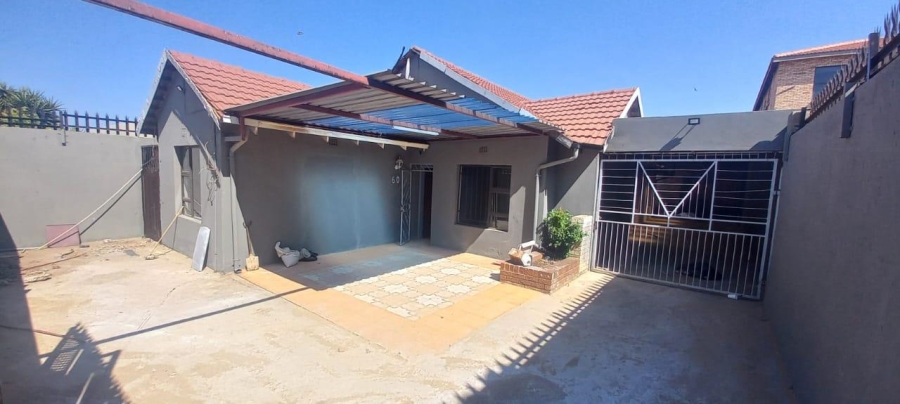 3 Bedroom Property for Sale in Lenasia Gauteng