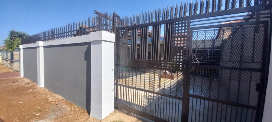 3 Bedroom Property for Sale in Lenasia Gauteng