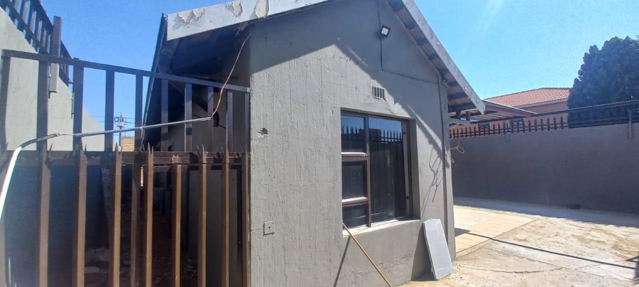 3 Bedroom Property for Sale in Lenasia Gauteng