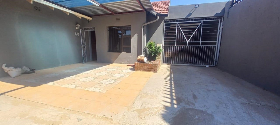 3 Bedroom Property for Sale in Lenasia Gauteng