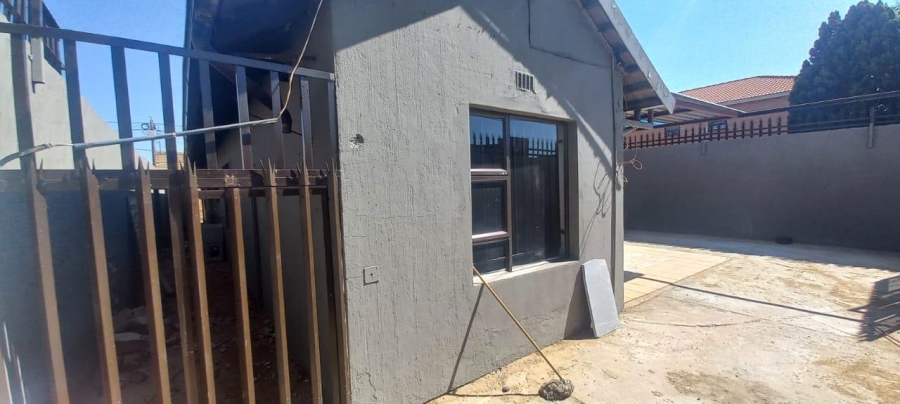 3 Bedroom Property for Sale in Lenasia Gauteng