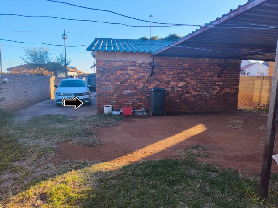 2 Bedroom Property for Sale in Mohlakeng Gauteng