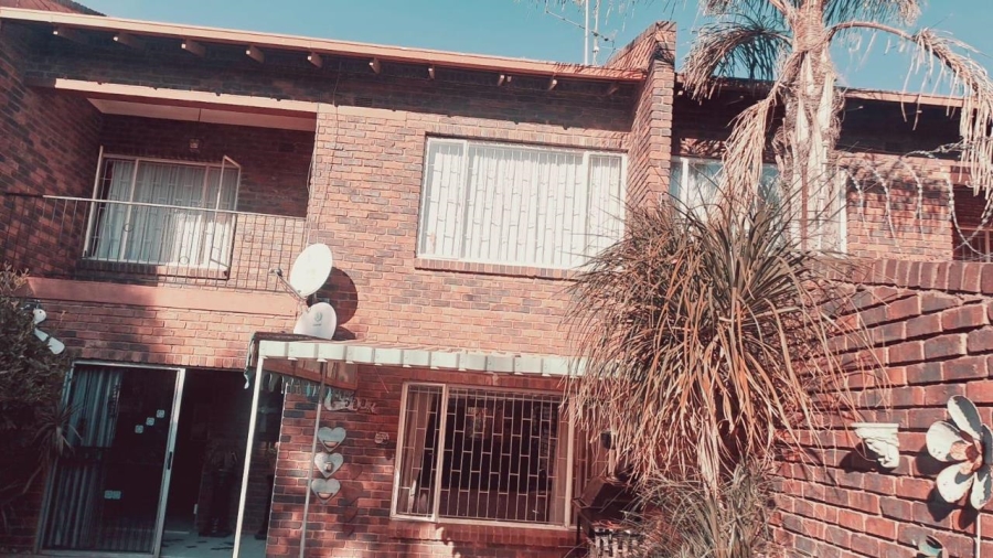 3 Bedroom Property for Sale in Greenhills Gauteng