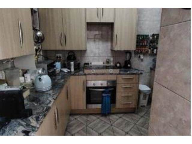 To Let 2 Bedroom Property for Rent in Bonaero Park Gauteng