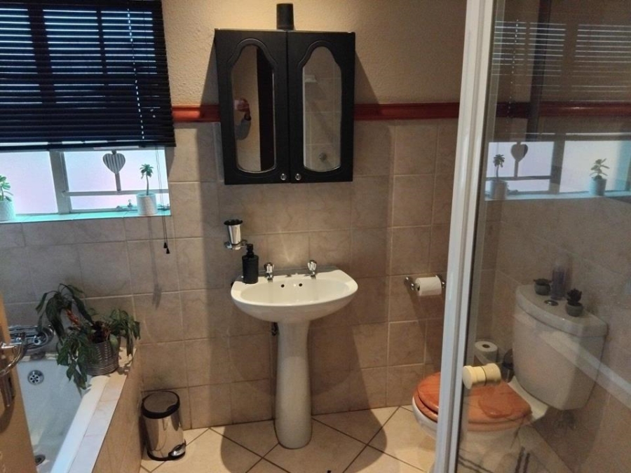 2 Bedroom Property for Sale in Annlin Gauteng