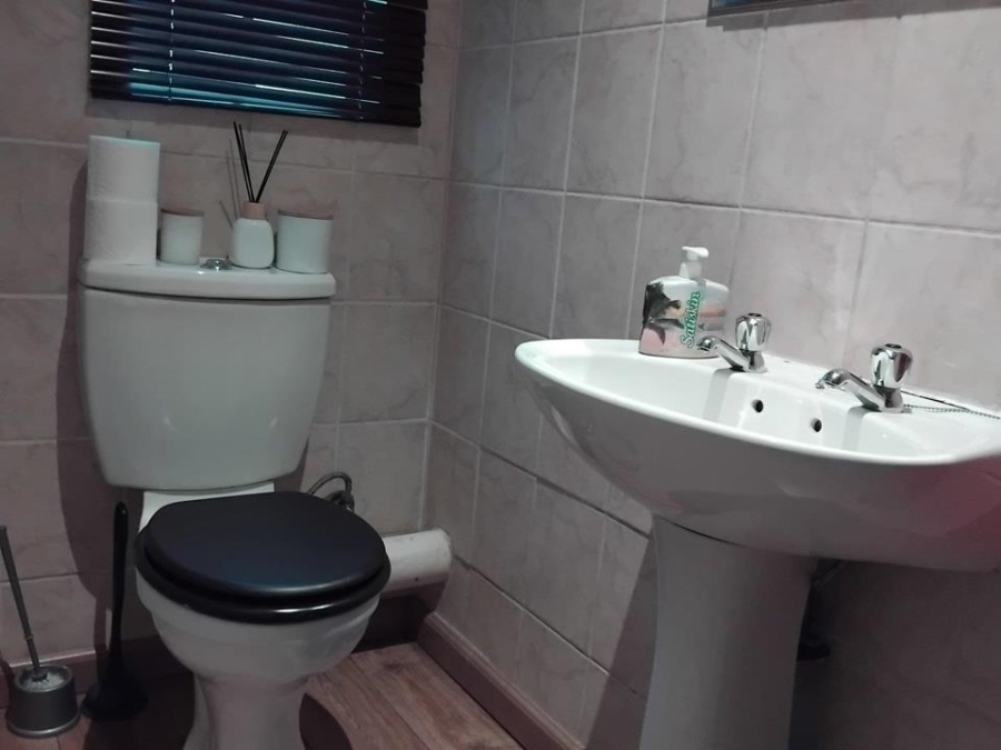 2 Bedroom Property for Sale in Annlin Gauteng