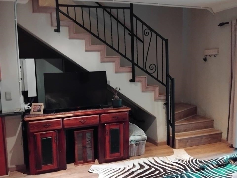 2 Bedroom Property for Sale in Annlin Gauteng