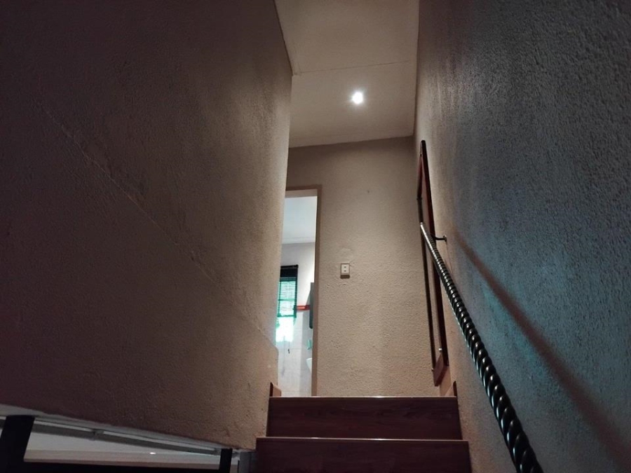 2 Bedroom Property for Sale in Annlin Gauteng