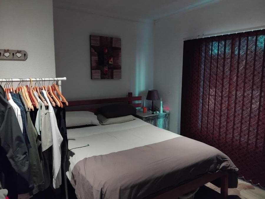 2 Bedroom Property for Sale in Annlin Gauteng