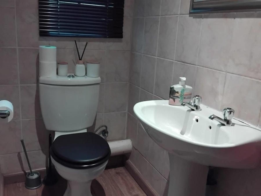 2 Bedroom Property for Sale in Annlin Gauteng