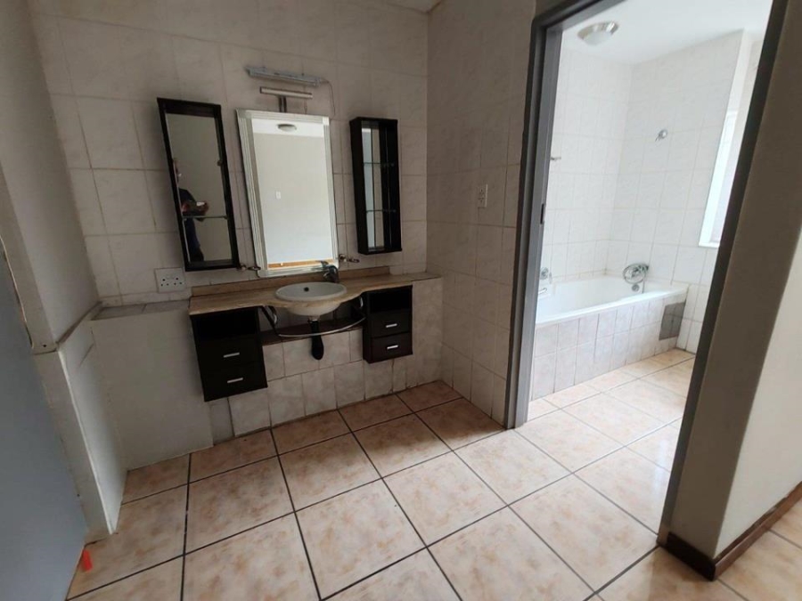 4 Bedroom Property for Sale in Sunnyside Gauteng