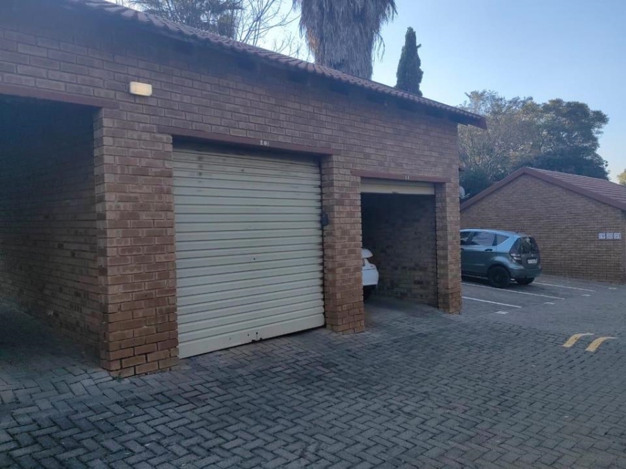 2 Bedroom Property for Sale in Waterkloof Park Gauteng