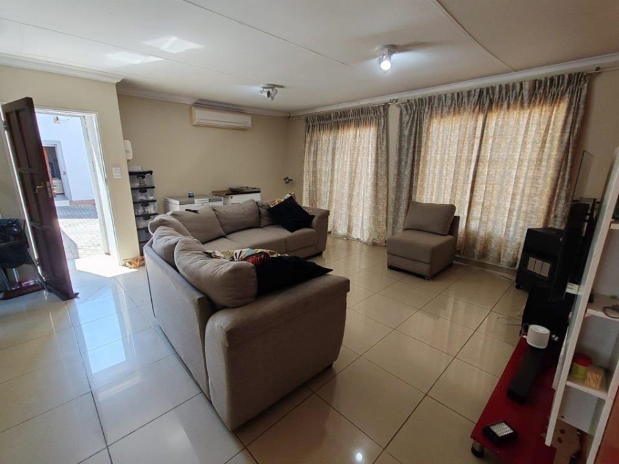 3 Bedroom Property for Sale in Hartebeeshoek Gauteng