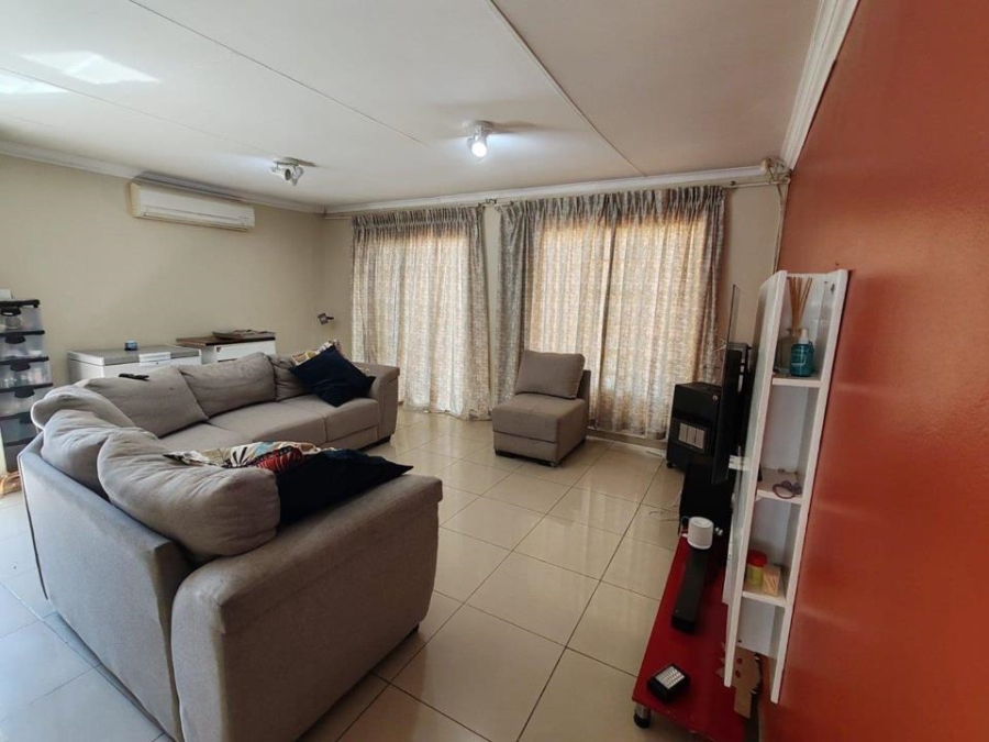 3 Bedroom Property for Sale in Hartebeeshoek Gauteng