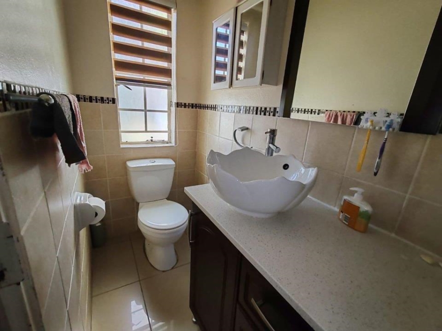 3 Bedroom Property for Sale in Hartebeeshoek Gauteng